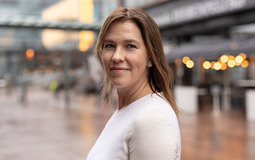 Johanna Juujärvi works as an expert in fixed income investments at Aktia.