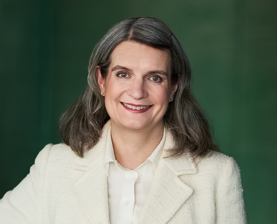 Elina Fogelholm, Hallituksen jäsen